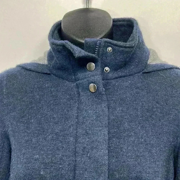 Akini xs Long blue jacket and polyester - Picture 2 of 7